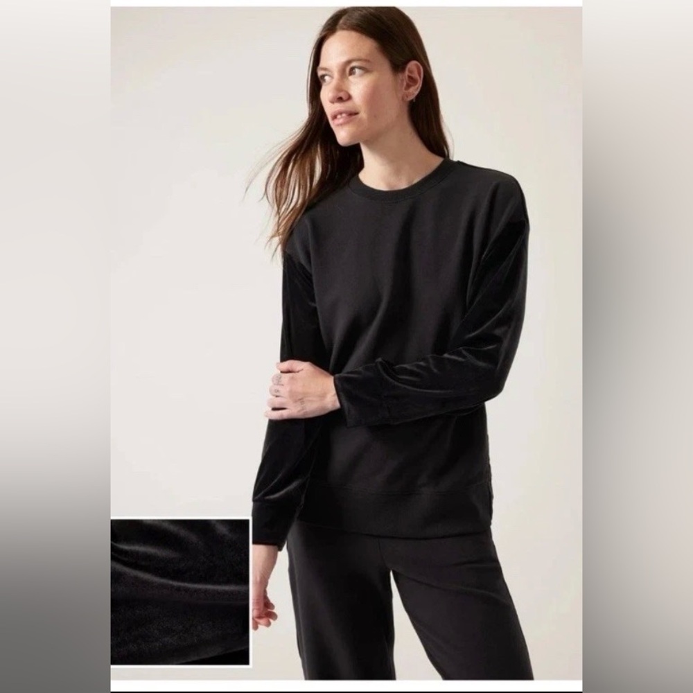 Athleta Retroplush Velvet Black Crew Neck Top Size M